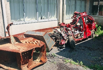 その他の展示物（阿蘇大橋の一部、被災した車等）の画像