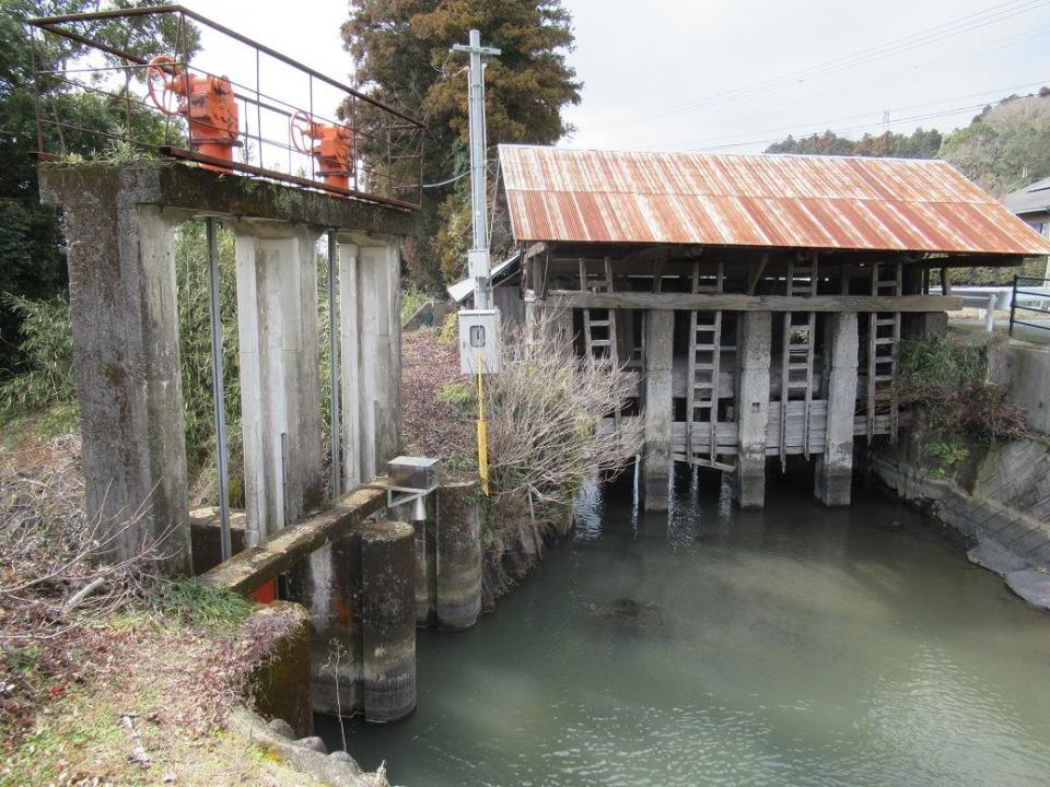 下井手屋形井樋の画像