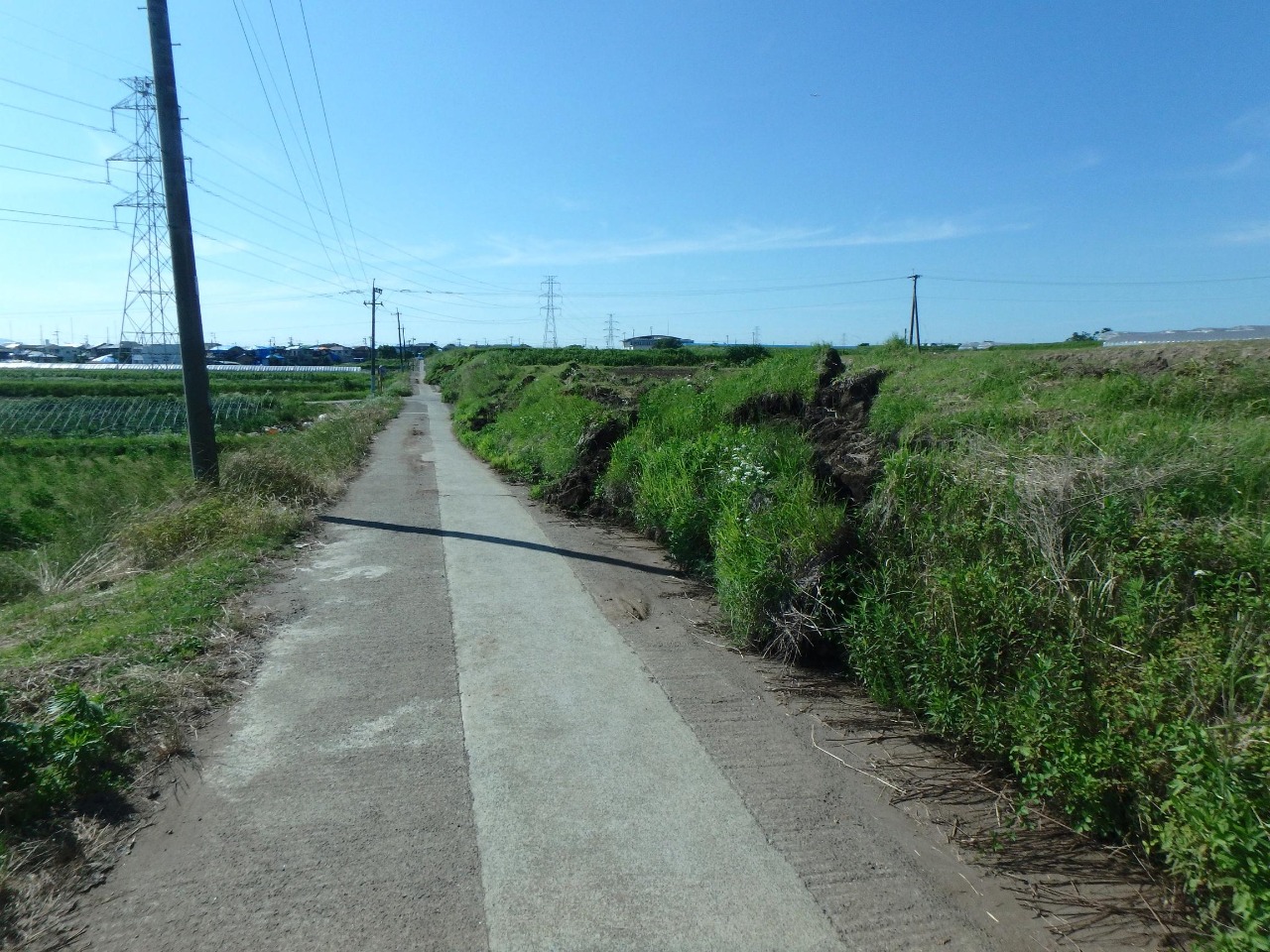 寺迫農道用水路の横ずれの画像